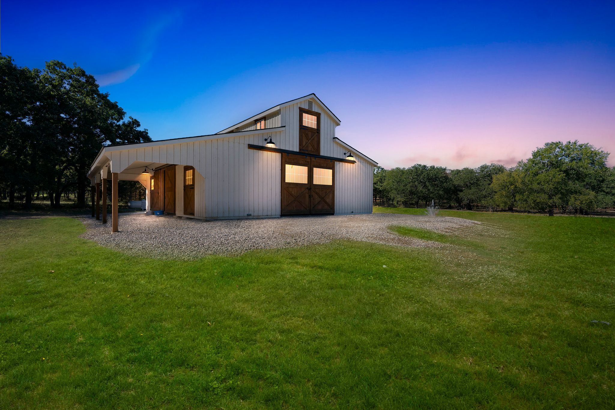 Monitor Horse Barn