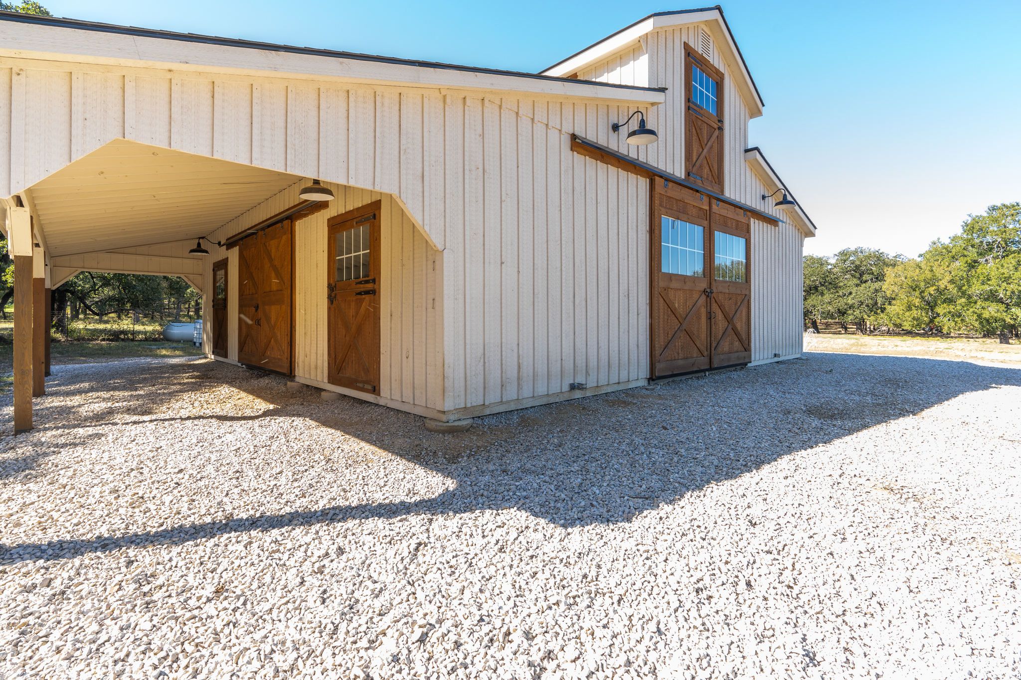 Monitor Horse Barn