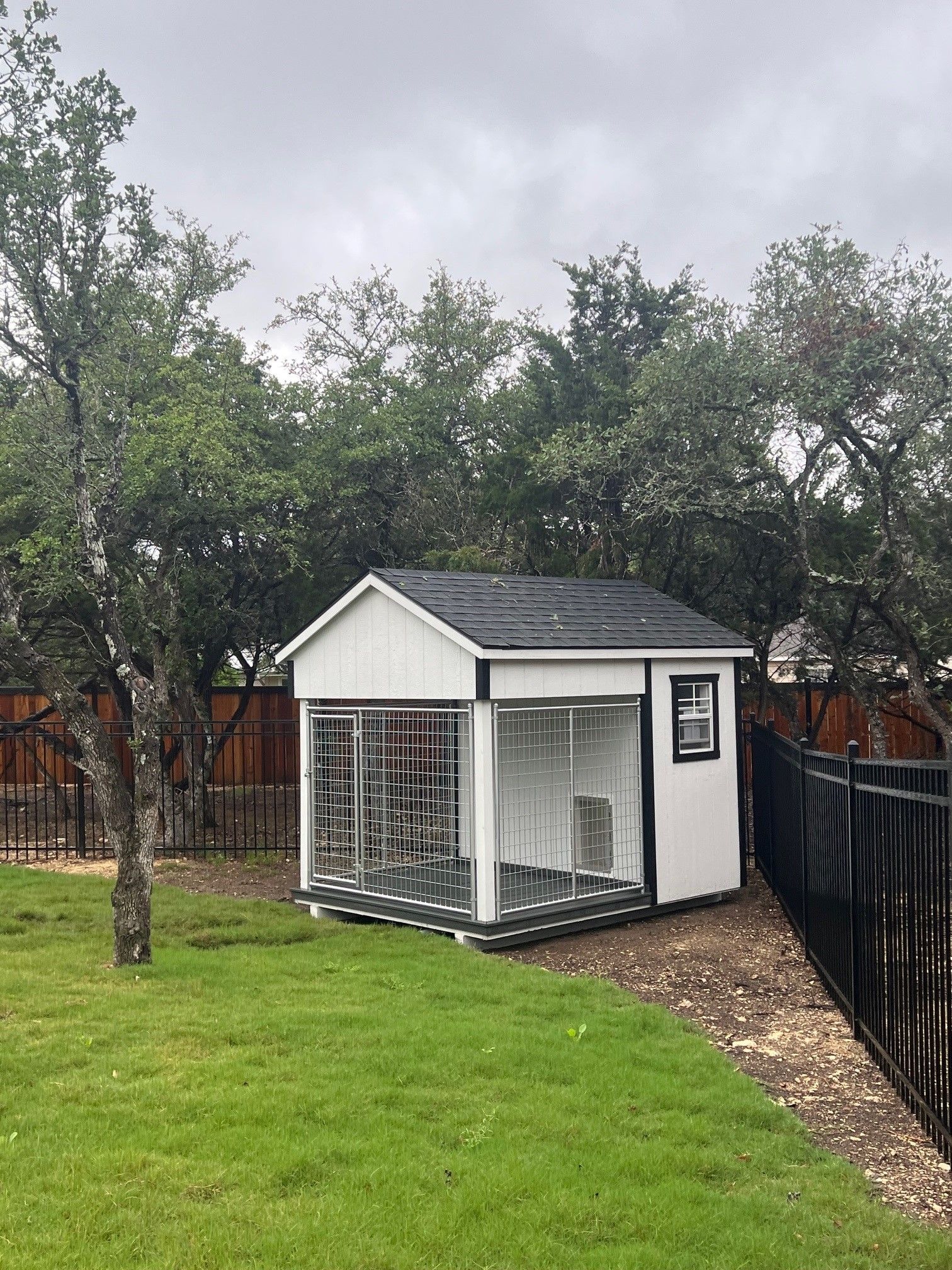 8 x 10 Kennel