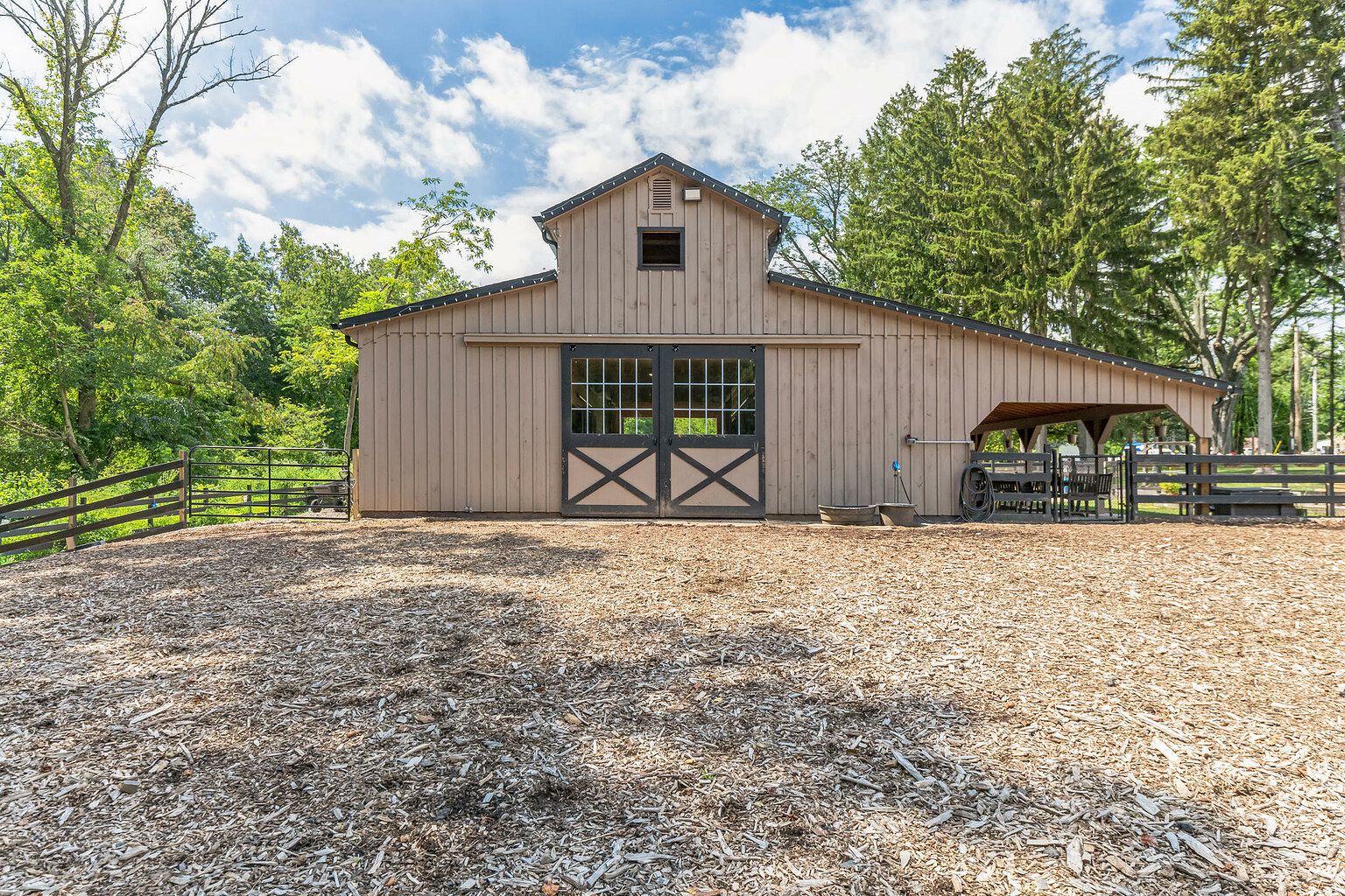 Monitor Horse Barn