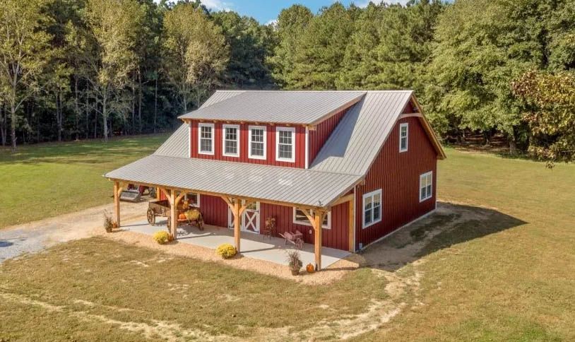 Carriage Style Horse Barn